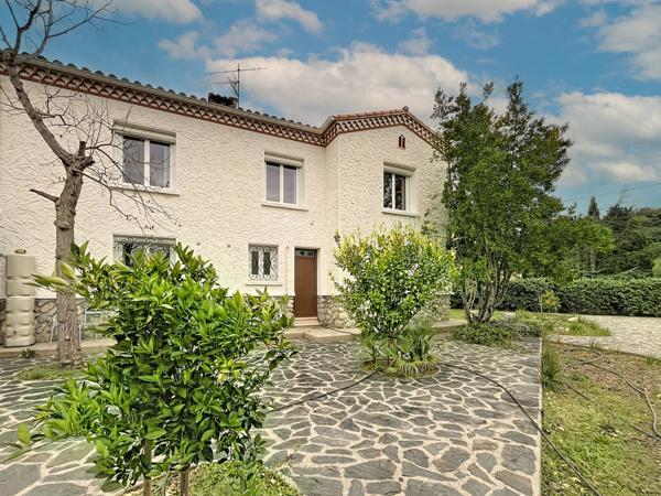 MAISON INDIVIDUELLE AVEC APPARTEMENT INDÉPENDANT, CERET