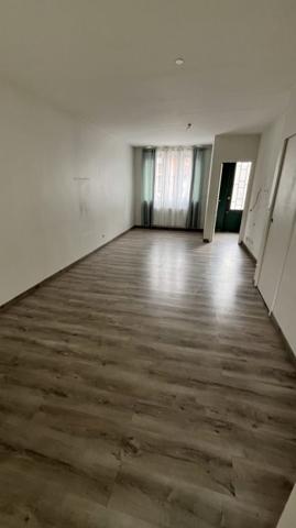 Maison mitoyenne 1 côté Lille Secteur Lille 85 m²