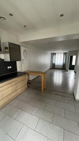 Maison mitoyenne 1 côté Lille Secteur Lille 85 m²