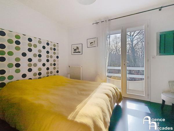 BELLE MAISON NEOPROVENCALE sur parc de 3000m² Salleboeuf (33370)