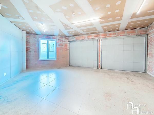 BELLE MAISON NEOPROVENCALE sur parc de 3000m² Salleboeuf (33370)