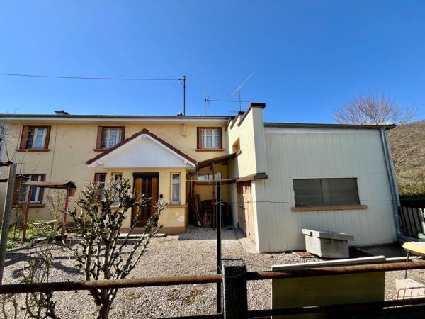 Maison T4 mitoyenne d'un coté ,garage , secteur calme