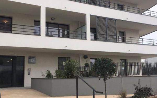 Appartement à louer    1 pièce •  La Rochelle