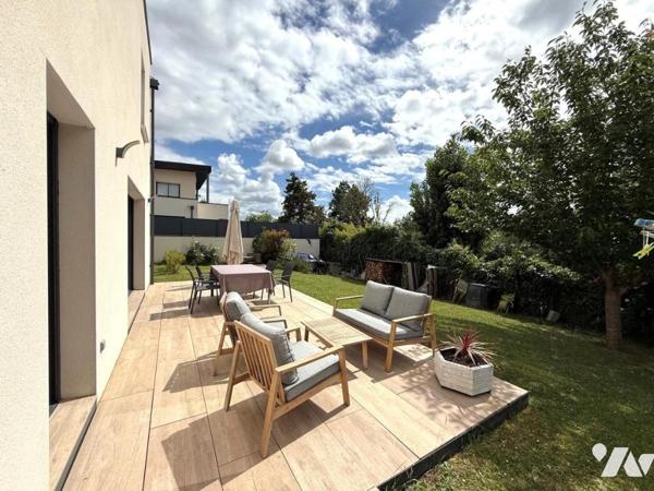 MURS-ERIGNE AU CALME MAISON 4 CH AVEC GARAGE ET JARDIN