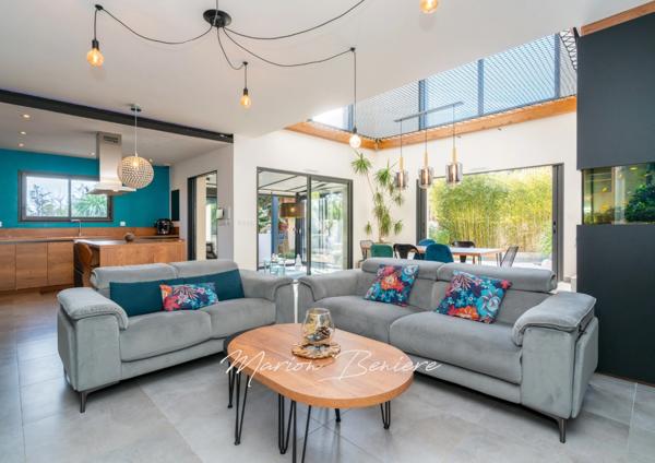 À vendre : Maison contemporaine haut de gamme avec vue sur le bassin de Thau – Meublée, prête à vivre !