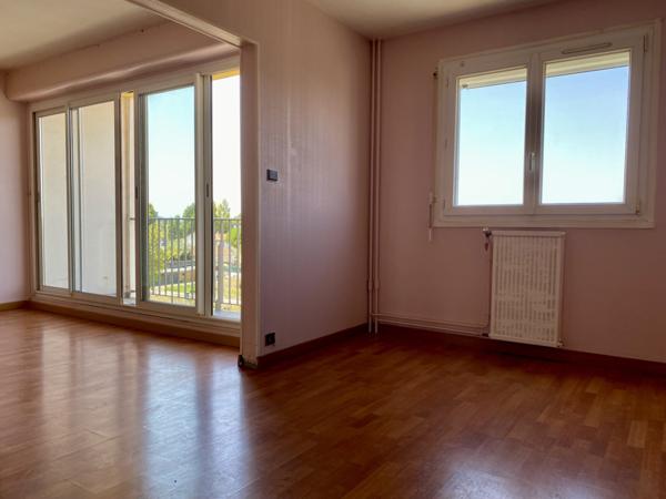 LA ROCHELLE PROCHE MER-TYPE 4 AVEC STATIONNEMENT ET CAVE – SECTEUR TASDON-75,86m2