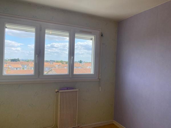 LA ROCHELLE PROCHE MER-TYPE 4 AVEC STATIONNEMENT ET CAVE – SECTEUR TASDON-75,86m2