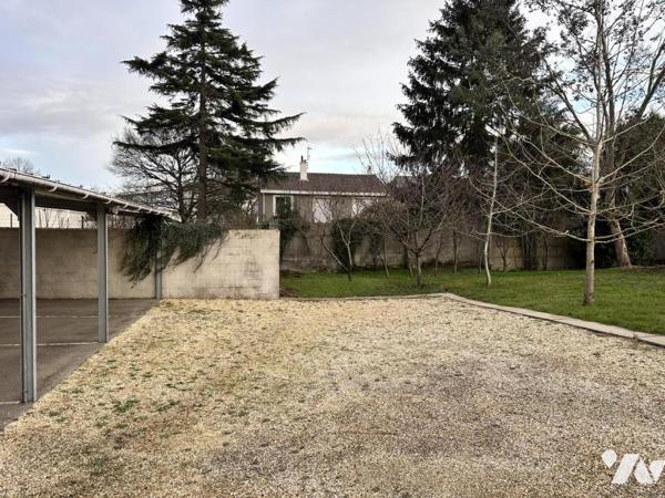 NANTES CHANTENAY - LOCAL PROFESSIONNEL A USAGE DE BUREAUX - 350m² - STATIONNNEMENTS et JARDIN CLOS