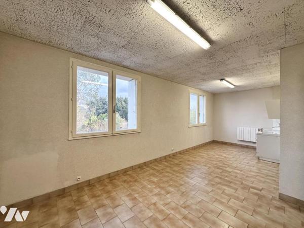 NANTES CHANTENAY - LOCAL PROFESSIONNEL A USAGE DE BUREAUX - 350m² - STATIONNNEMENTS et JARDIN CLOS