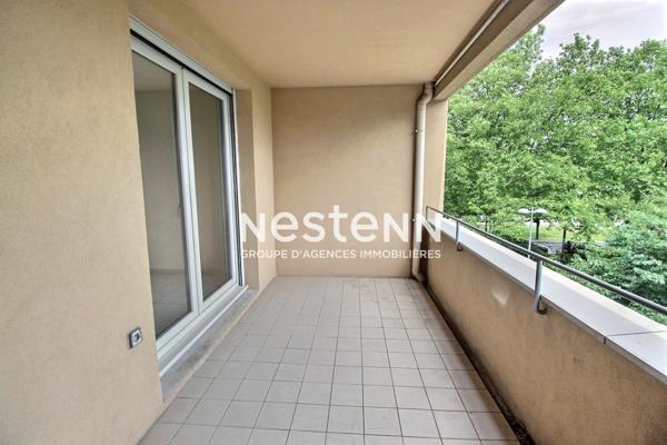 VENISSIEUX - SECTEUR PLATEAU - LIMITE CENTRE VILLE- 70M² - BALCON - ÉCOLES - COLLÈGES - COMMERCES - TRAMWAY - BUS - COMPLEXES SPORTIFS - CINEMA