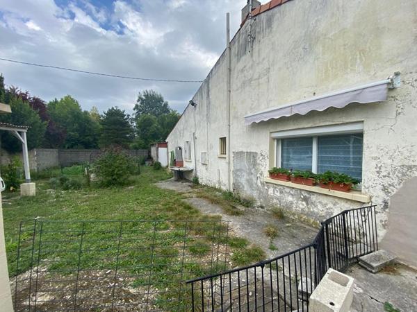 EXCLUSIVITE  VENTE A TERME LIBRE Maison Saintes 5 pièce(s) 161 m2