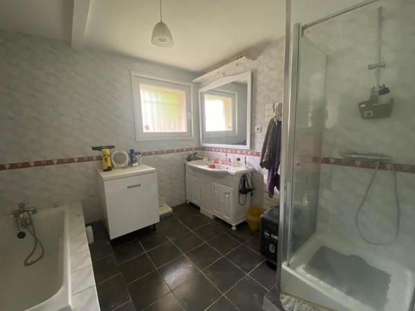 EXCLUSIVITE  VENTE A TERME LIBRE Maison Saintes 5 pièce(s) 161 m2