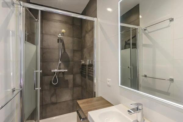 Achat - Appartement Paris 10e Arrondissement 75010 5 pièces 123 m 2 634 m 2