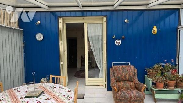 MELLE CENTRE! Idéalement située au calme proche toutes commodités. Maison ancienne de 1925 avec...