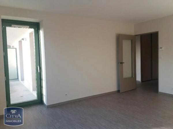 Appartement à louer 2 pièces 54.23m² Châteauroux (36000)
