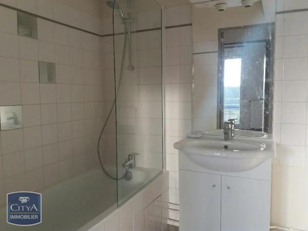 Appartement à louer 2 pièces 54.23m² Châteauroux (36000)