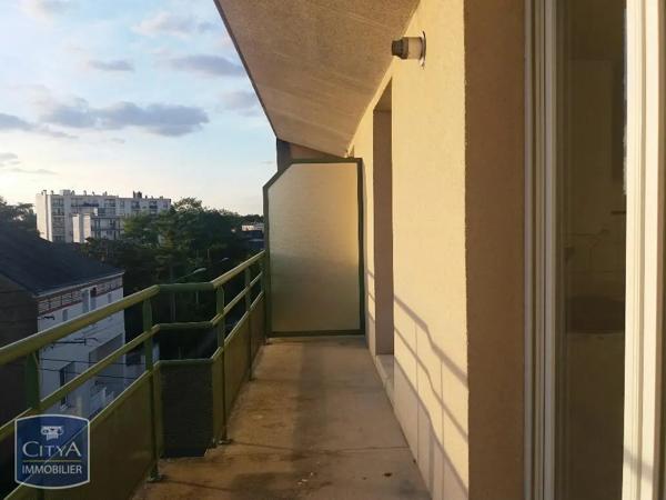 Appartement à louer 2 pièces 54.23m² Châteauroux (36000)