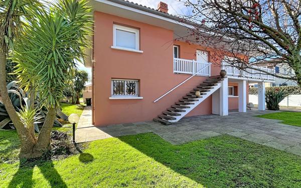 Maison à vendre    6 pièces • 263,32 m2 Biarritz