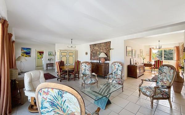 Maison à vendre    6 pièces • 263,32 m2 Biarritz