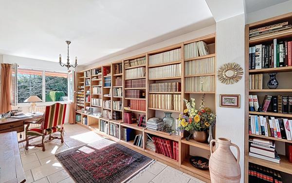 Maison à vendre    6 pièces • 263,32 m2 Biarritz