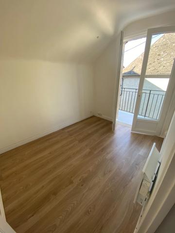 Maison de ville en pierre à rénover, 54m², 19 500 €