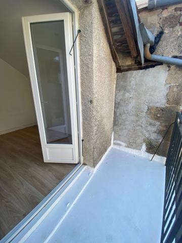 Maison de ville en pierre à rénover, 54m², 19 500 €