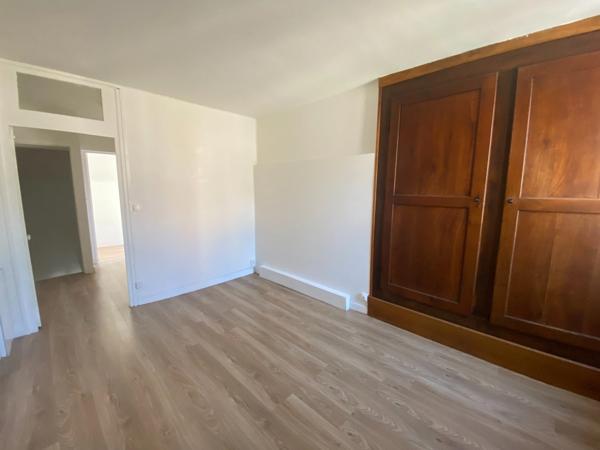 Maison de ville en pierre à rénover, 54m², 19 500 €