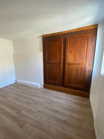 Maison de ville en pierre à rénover, 54m², 19 500 €
