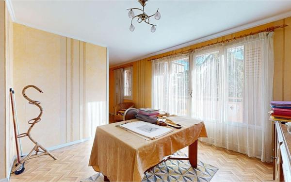 Appartement à vendre    5 pièces • 76 m2 Bron