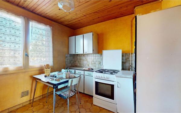 Appartement à vendre    5 pièces • 76 m2 Bron