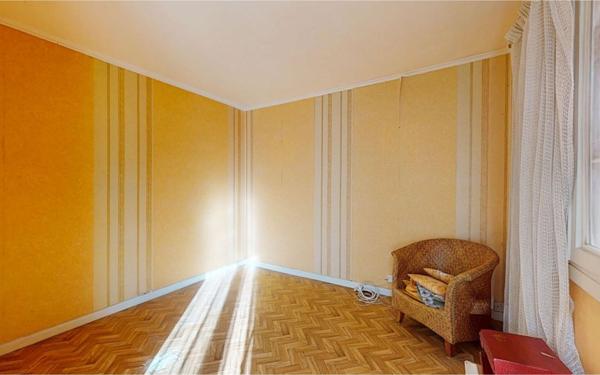 Appartement à vendre    5 pièces • 76 m2 Bron