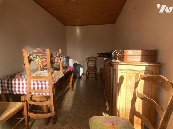 LONGERE EN PIERRES EN CAMPAGNE