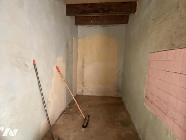 LONGERE EN PIERRES EN CAMPAGNE