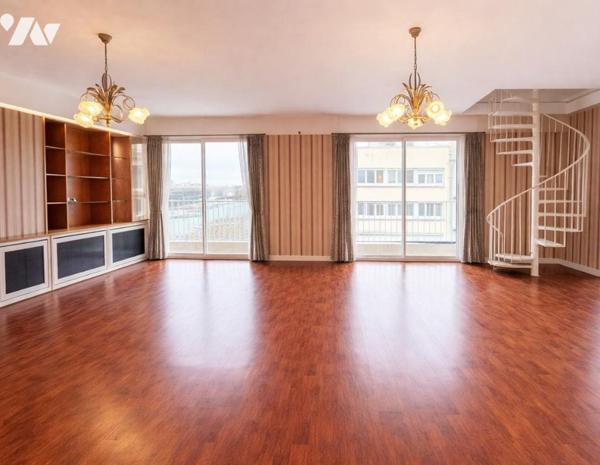 Appartement en duplex avec vue sur le port