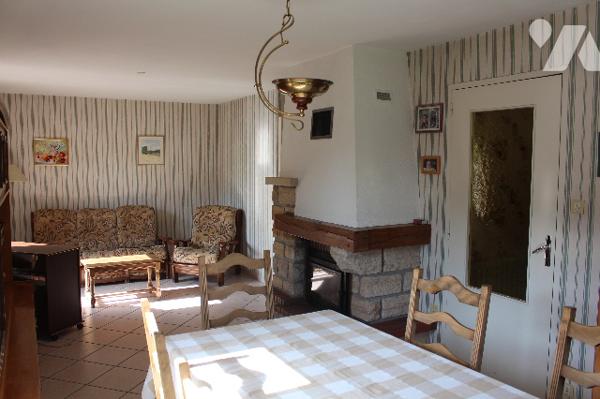 Maison individuelle sur sous-sol avec 5 chambres sur un terrain paysagé d'env. 630m²