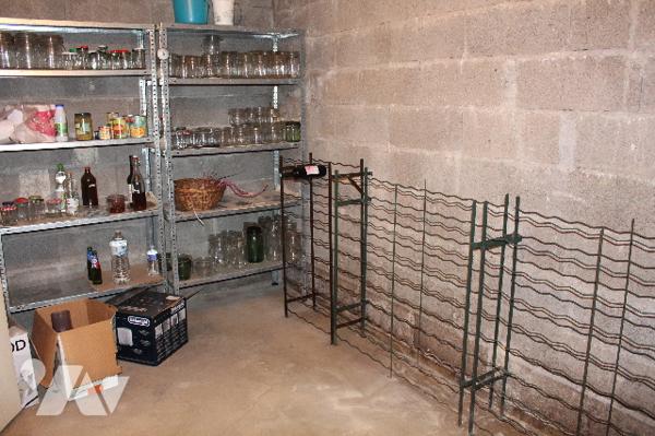 Maison individuelle sur sous-sol avec 5 chambres sur un terrain paysagé d'env. 630m²