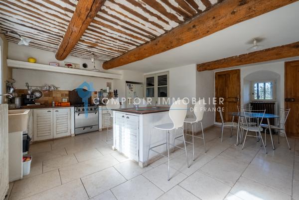 Mas 7 pièce(s) 4 chambre(s) 180 m²