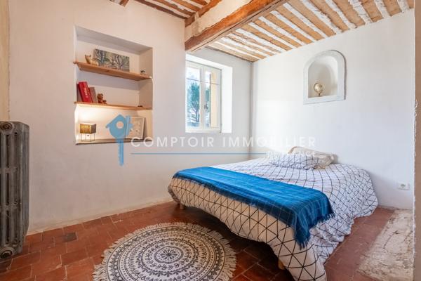 Mas 7 pièce(s) 4 chambre(s) 180 m²