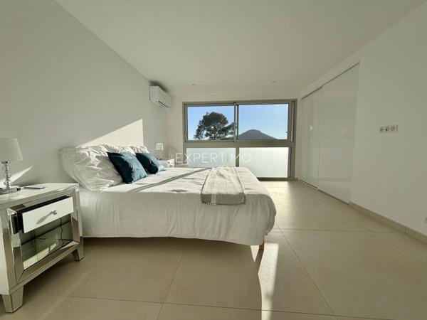 Carqueiranne (83320) VENTE VILLA MODERNE CARQUEIRANNE.