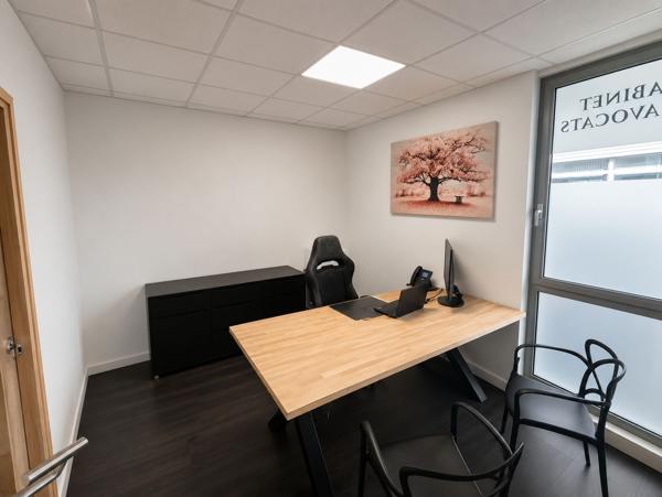 Environ 140 m2 de bureaux disponibles à la location