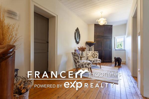 Maison 245 m2 - 7 pièces.