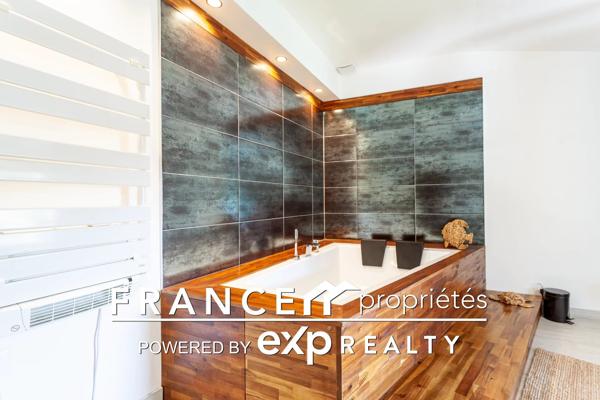 Maison 245 m2 - 7 pièces.