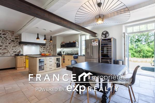 Maison 245 m2 - 7 pièces.