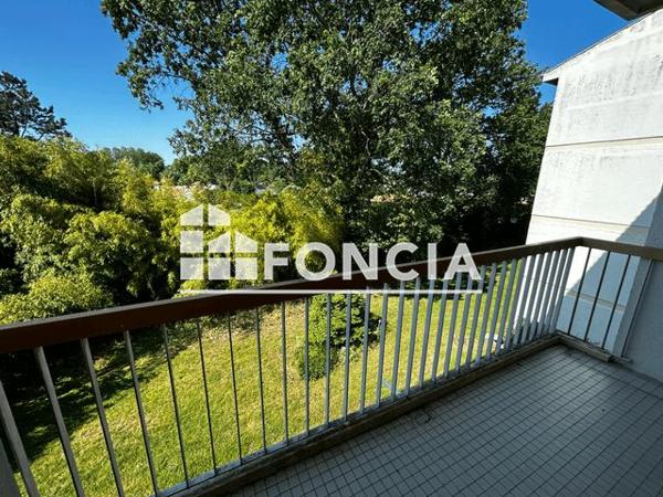 Location Studio 39.4 m² - BOULEVARD RENE BAZIN Challans 85300