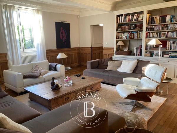 Givry, Maison 6 Chambres -  404 m² à vendre