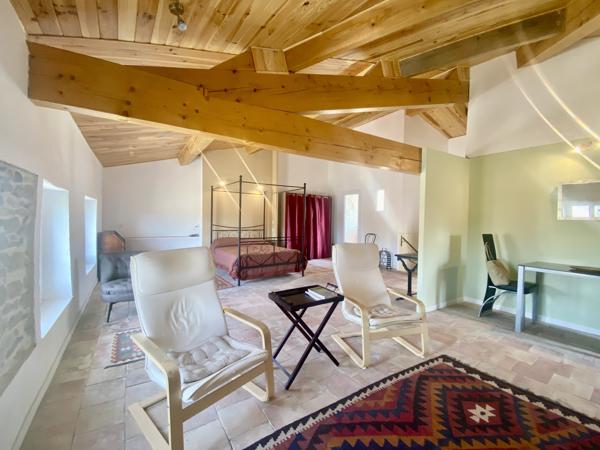 Grande maison de village avec cour