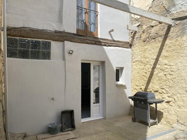 Grande maison de village avec cour