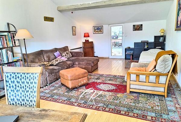 Maison de caractère vue sur les Pyrénées avec studio indépendant