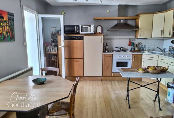 Maison de caractère vue sur les Pyrénées avec studio indépendant