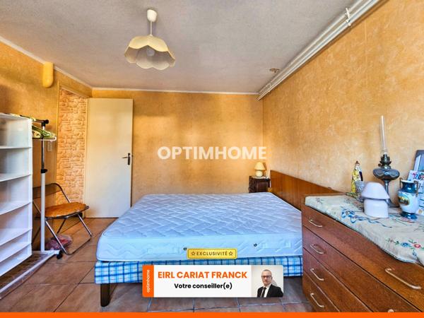 MAISON SEMI PLAIN-PIED SUR 170 M², L’ENSEMBLE SUR 704 M² DE TERRAIN CLOS
